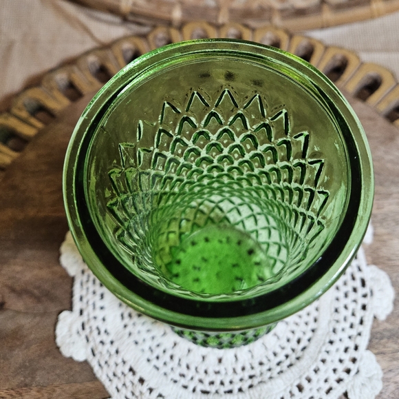 VTG CFG Diamond Pattern Emerald Green Glass Vase - Picture 5 of 13